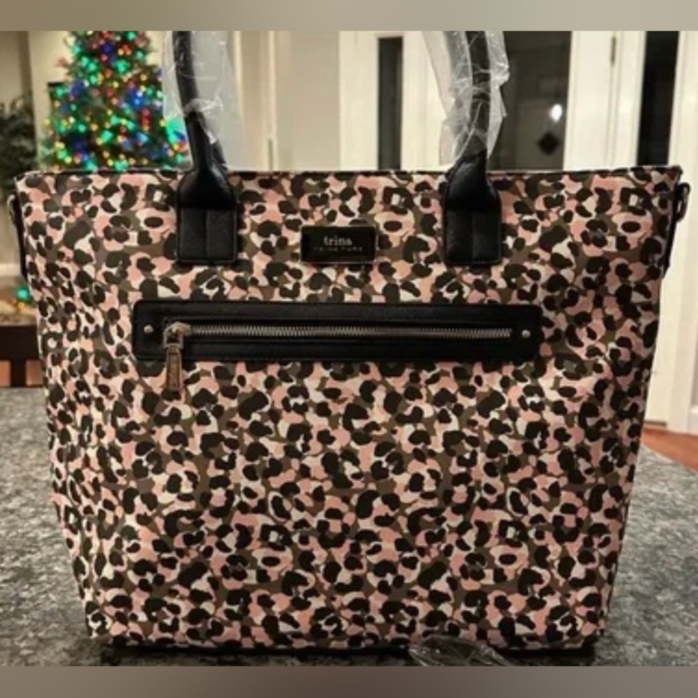 Trina Turk Pink & Black Leopard Print Tote.
Only used for a few weeks.